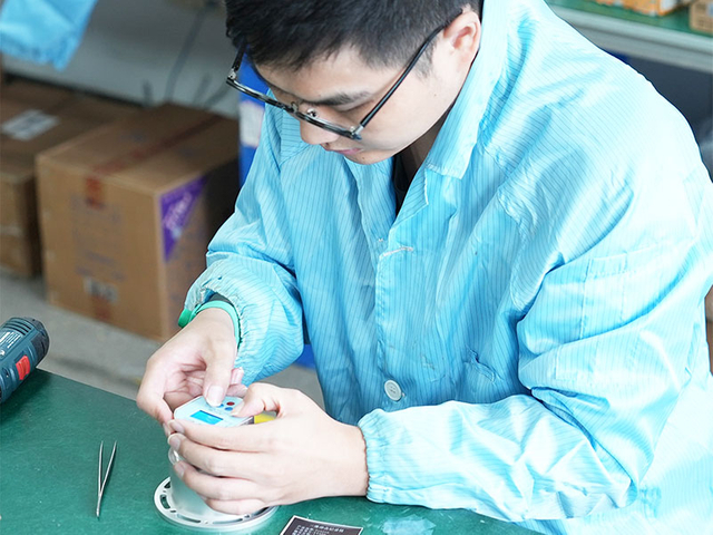 impact recorder device assembly in progress